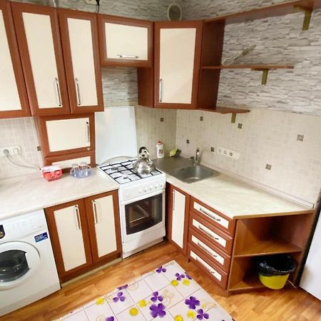 אלמטי Apartments Ahmetova 6 32 מראה חיצוני תמונה