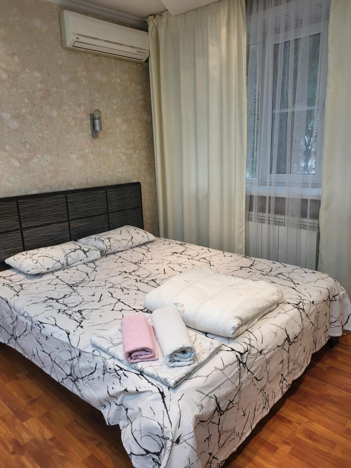 אלמטי Apartments Ahmetova 6 32 מראה חיצוני תמונה